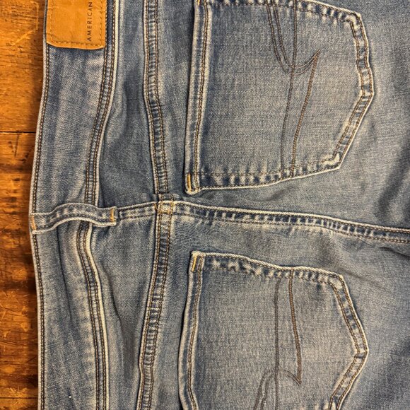 American Eagle Next Level Stretch Size 4 Short Flare leg Jeans - Picture 8 of 8